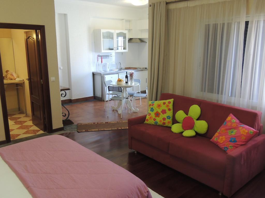 Studio Flat With Pool Funchal  Værelse billede